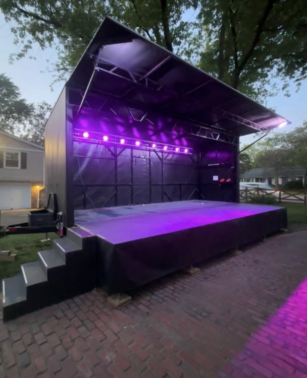 16x24 Trailer Stage